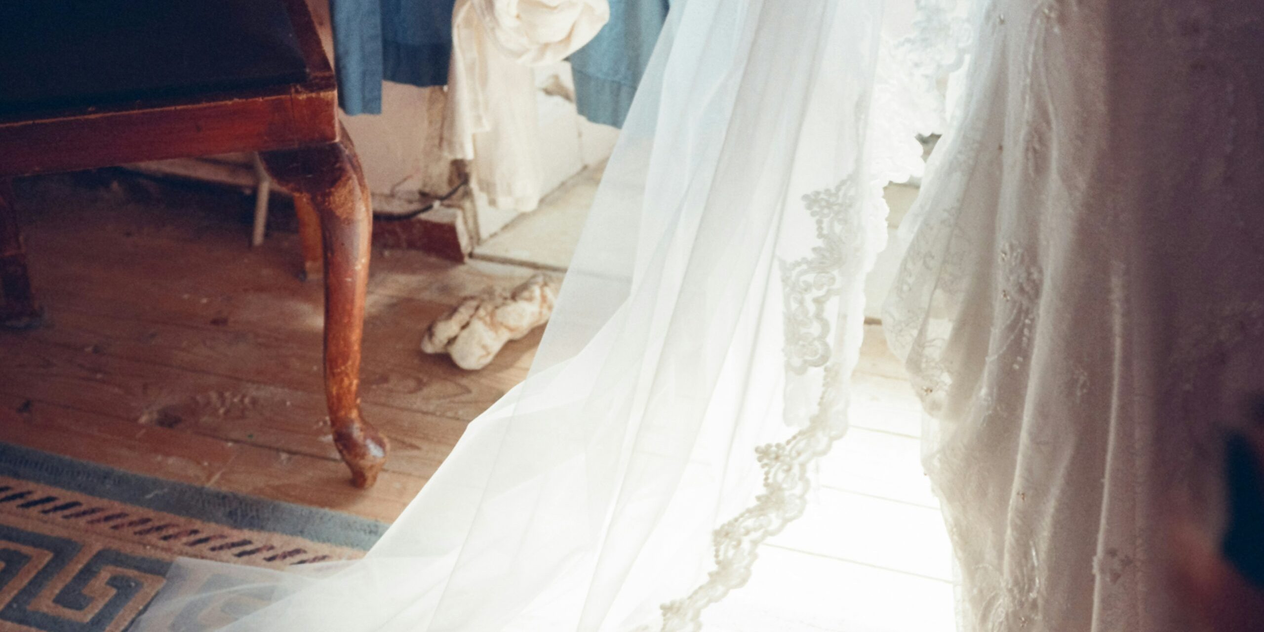 vintage-vows-the-ultimate-guide-to-restoring-heirloom-gowns-image antique wedding dress restoration